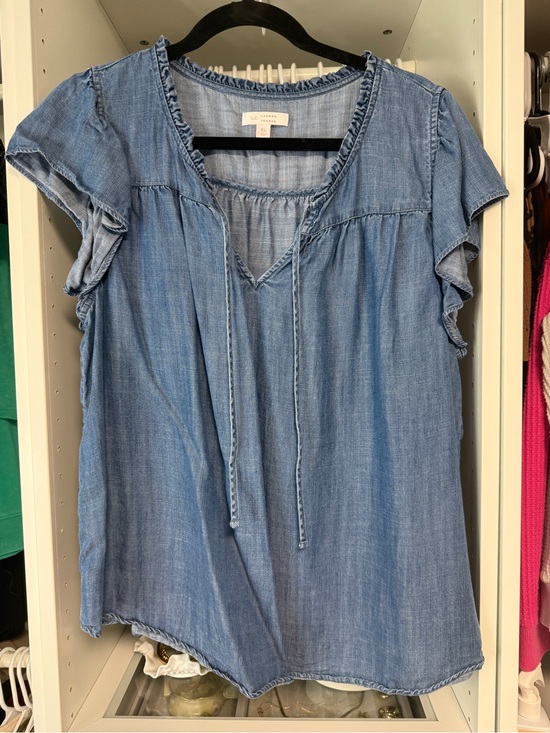 LC Lauren Conrad Tops - LC Lauren Conrad Light Blue Chambray Tie-Neck Blouse
